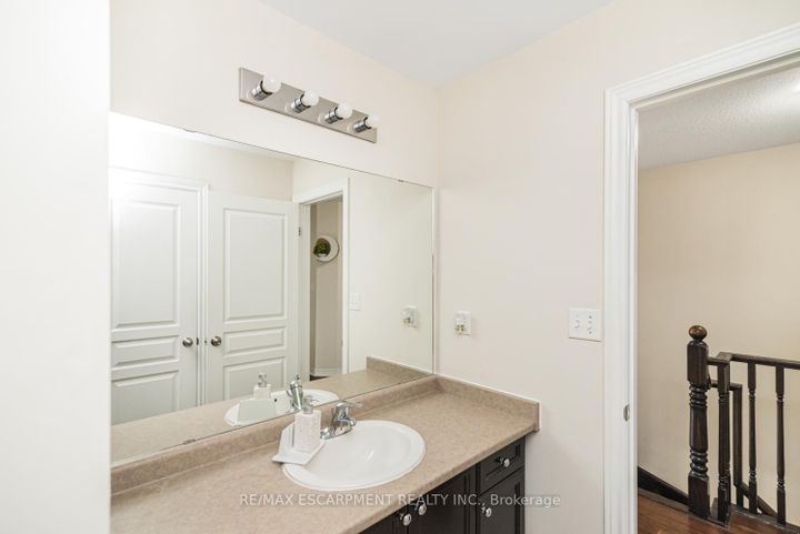 Photo 32 at 13 - 370 Stonehenge Drive, Meadowlands, Hamilton