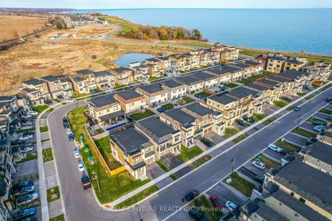 Photo 2 at 47 Clipper Lane, Bowmanville, Clarington