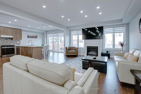 Photo 8 at 47 Clipper Lane, Bowmanville, Clarington