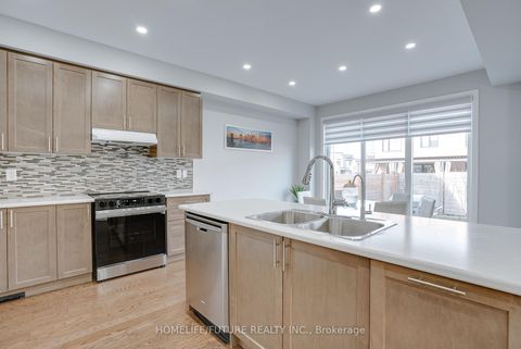 Photo 13 at 47 Clipper Lane, Bowmanville, Clarington