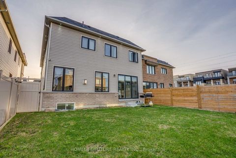 Photo 31 at 47 Clipper Lane, Bowmanville, Clarington