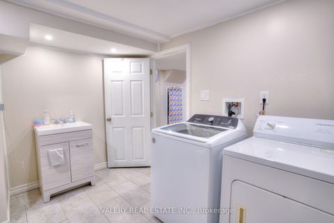 Photo 6 at 848 Attersley Dr Drive, Pinecrest, Oshawa