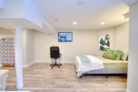 Photo 11 at 848 Attersley Dr Drive, Pinecrest, Oshawa