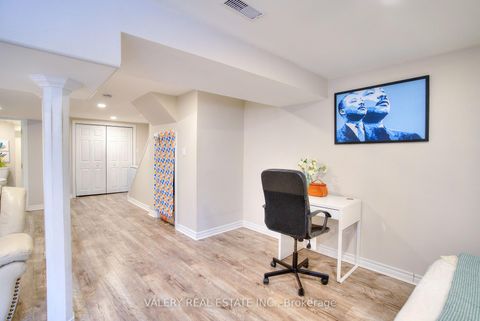 Photo 12 at 848 Attersley Dr Drive, Pinecrest, Oshawa