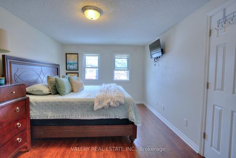 Photo 18 at 848 Attersley Dr Drive, Pinecrest, Oshawa