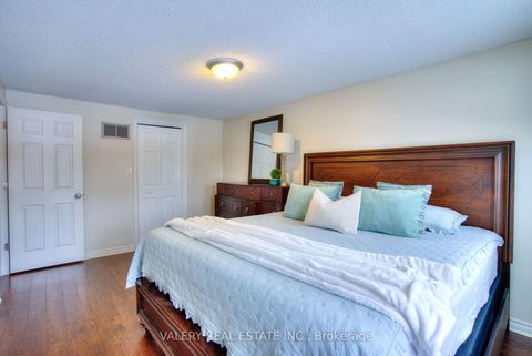 Photo 19 at 848 Attersley Dr Drive, Pinecrest, Oshawa