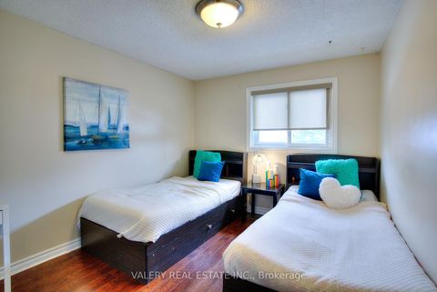 Photo 20 at 848 Attersley Dr Drive, Pinecrest, Oshawa