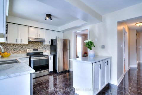 Photo 30 at 848 Attersley Dr Drive, Pinecrest, Oshawa