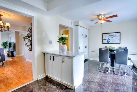 Photo 34 at 848 Attersley Dr Drive, Pinecrest, Oshawa