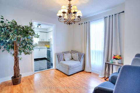 Photo 35 at 848 Attersley Dr Drive, Pinecrest, Oshawa