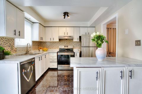 Photo 40 at 848 Attersley Dr Drive, Pinecrest, Oshawa