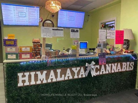 Photo 0 at 871 Dundas Street, Bellwoods, Toronto