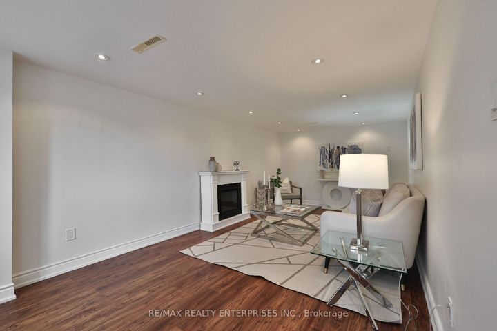 Photo 25 at 1439 Larchview Trail, Lakeview, Mississauga