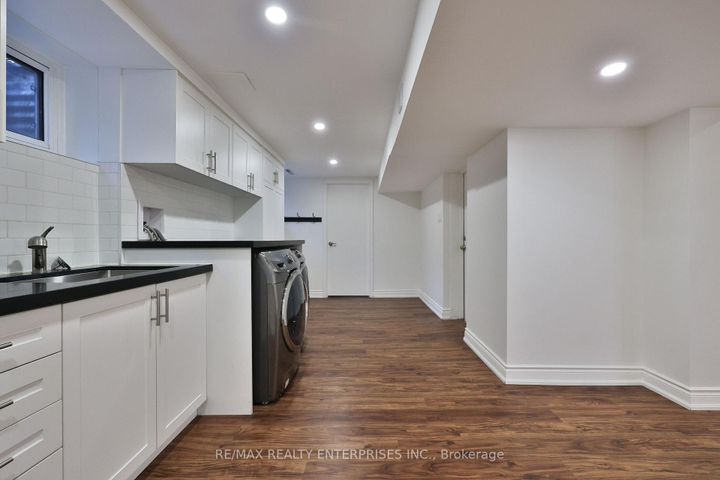 Photo 31 at 1439 Larchview Trail, Lakeview, Mississauga