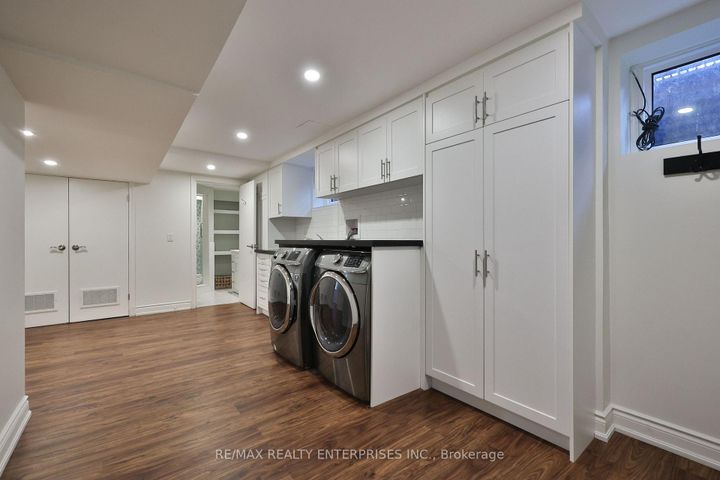 Photo 32 at 1439 Larchview Trail, Lakeview, Mississauga