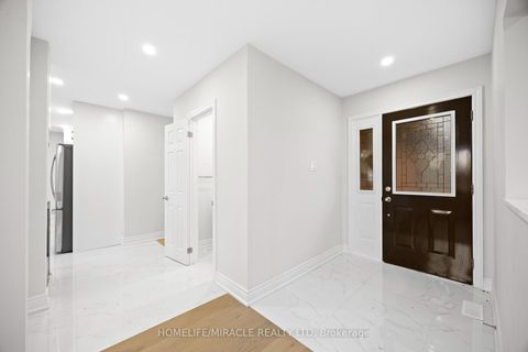 Photo 3 at 46 Flintwick Drive, Bendale, Toronto