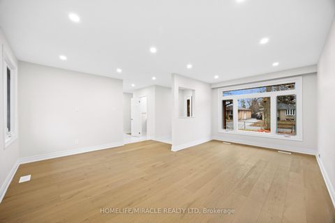 Photo 4 at 46 Flintwick Drive, Bendale, Toronto