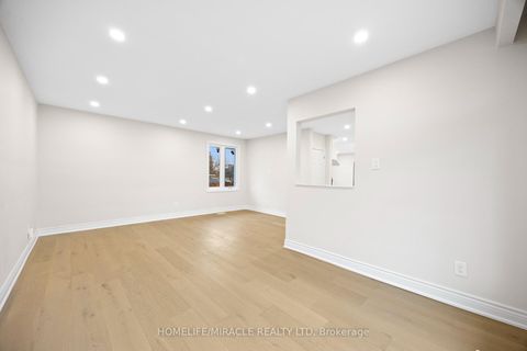 Photo 5 at 46 Flintwick Drive, Bendale, Toronto