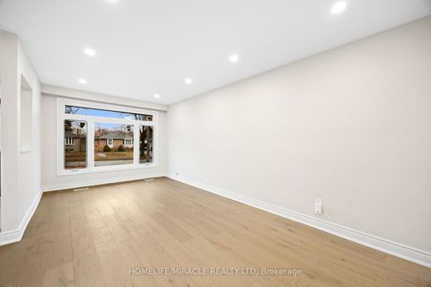 Photo 7 at 46 Flintwick Drive, Bendale, Toronto