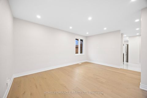 Photo 8 at 46 Flintwick Drive, Bendale, Toronto