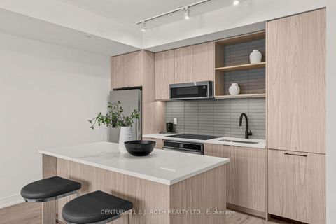 Photo 7 at 715 - 185 Dunlop Street E, Lakeshore, Barrie