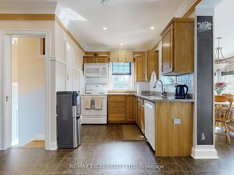 Photo 10 at 341 Richmond Street E, O'Neill, Oshawa