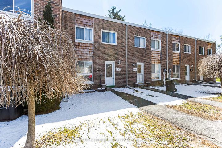 Photo 2 at 20 Elsa Vine Way, Bayview Village, Toronto