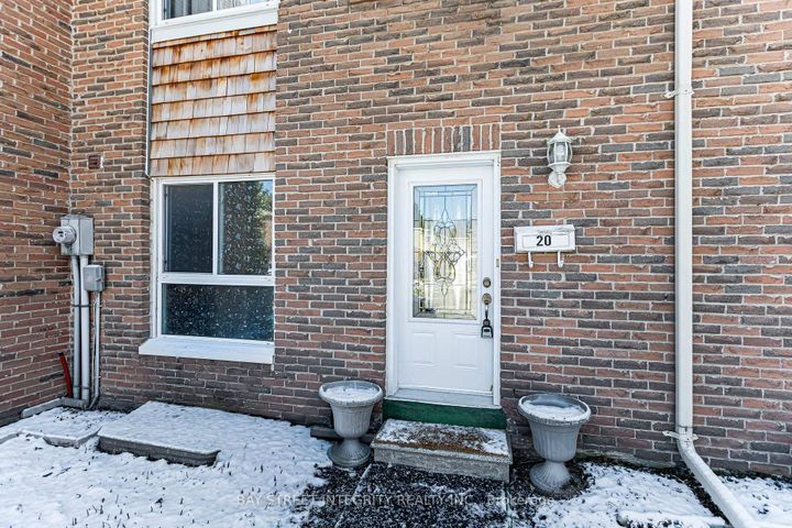 Photo 3 at 20 Elsa Vine Way, Bayview Village, Toronto