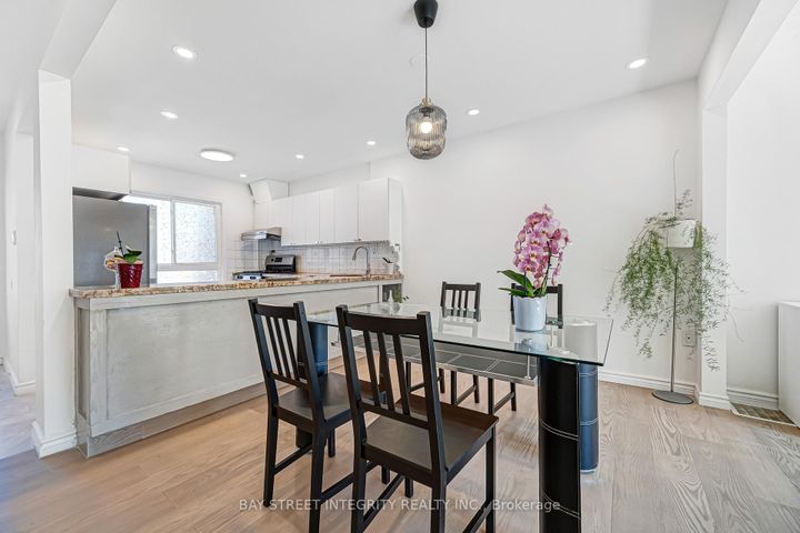 Photo 7 at 20 Elsa Vine Way, Bayview Village, Toronto