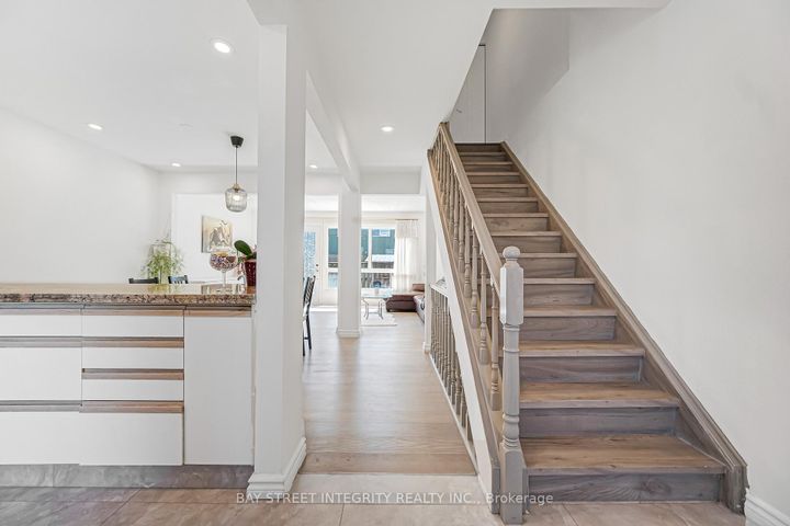 Photo 11 at 20 Elsa Vine Way, Bayview Village, Toronto