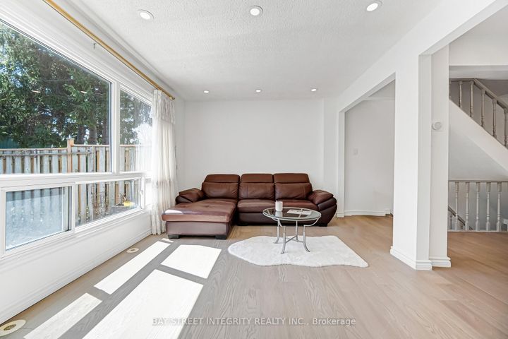 Photo 17 at 20 Elsa Vine Way, Bayview Village, Toronto