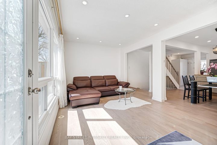 Photo 18 at 20 Elsa Vine Way, Bayview Village, Toronto