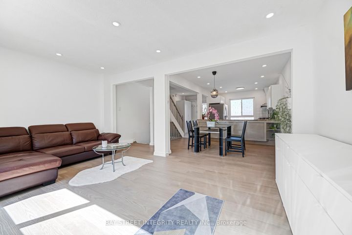 Photo 19 at 20 Elsa Vine Way, Bayview Village, Toronto