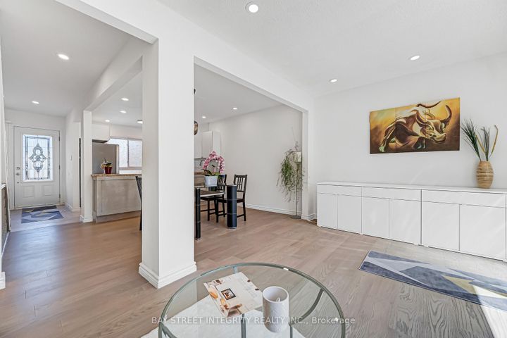 Photo 22 at 20 Elsa Vine Way, Bayview Village, Toronto