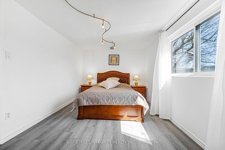 Photo 26 at 20 Elsa Vine Way, Bayview Village, Toronto