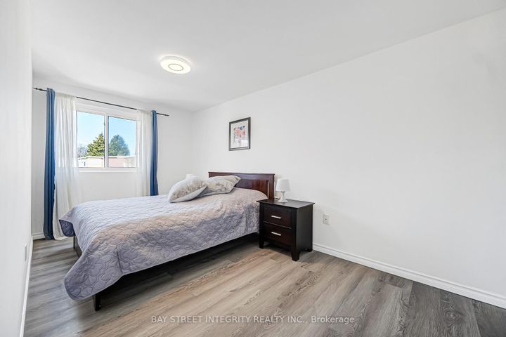 Photo 28 at 20 Elsa Vine Way, Bayview Village, Toronto