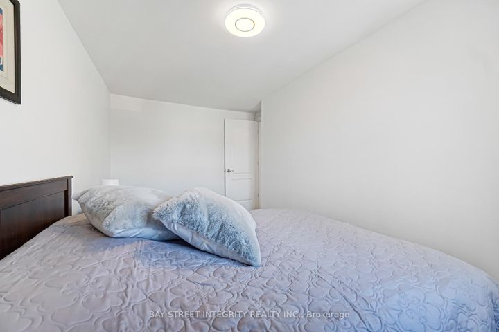 Photo 29 at 20 Elsa Vine Way, Bayview Village, Toronto