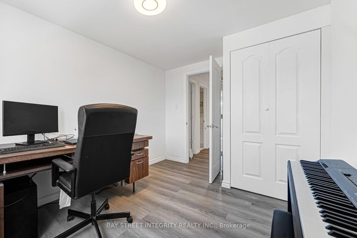 Photo 32 at 20 Elsa Vine Way, Bayview Village, Toronto