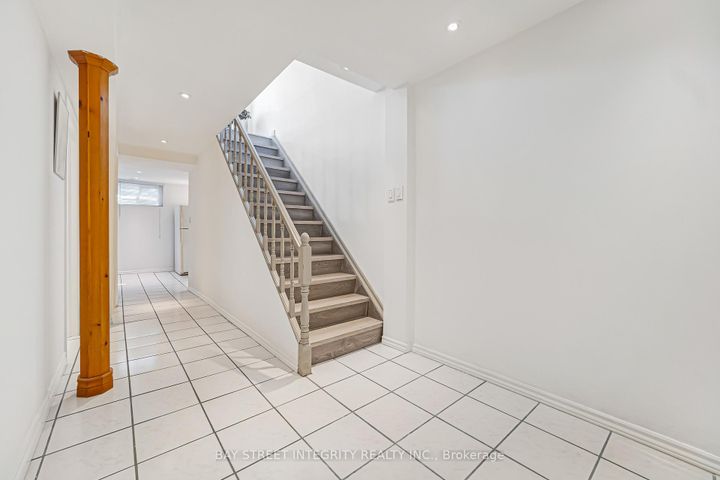 Photo 34 at 20 Elsa Vine Way, Bayview Village, Toronto