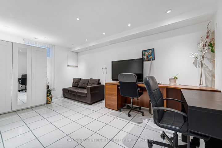 Photo 36 at 20 Elsa Vine Way, Bayview Village, Toronto