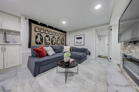 Photo 31 at 607 Spadina Road, Forest Hill South, Toronto