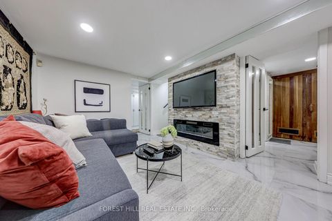 Photo 33 at 607 Spadina Road, Forest Hill South, Toronto