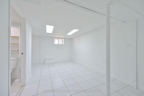 Photo 15 at 20 East Drive, Smythe, Toronto