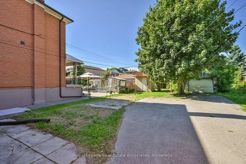 Photo 21 at 20 East Drive, Smythe, Toronto