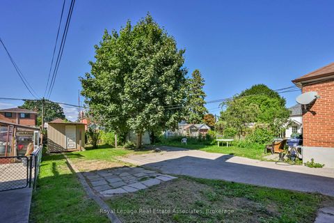 Photo 22 at 20 East Drive, Smythe, Toronto