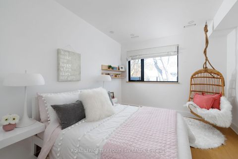 Photo 33 at 96 Summerhill Avenue, Moore Park, Toronto