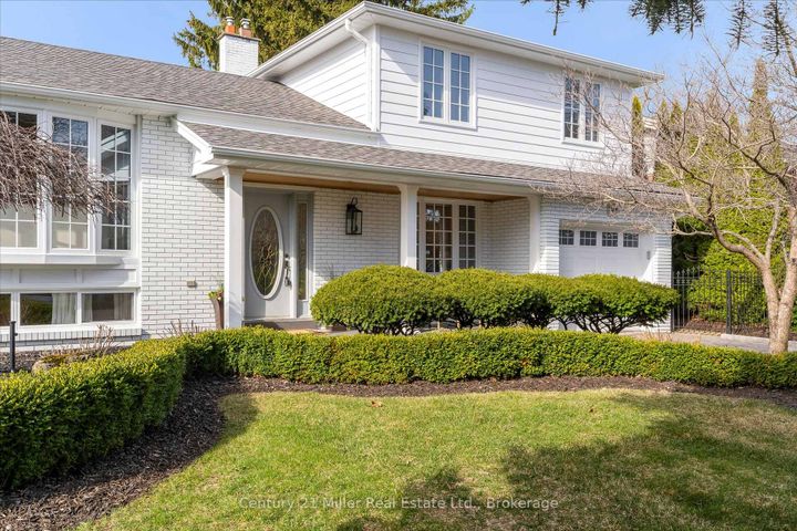 Photo 2 at 194 SOLINGATE Drive, BR Bronte, Oakville