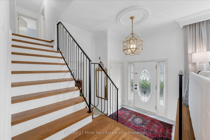 Photo 5 at 194 SOLINGATE Drive, BR Bronte, Oakville