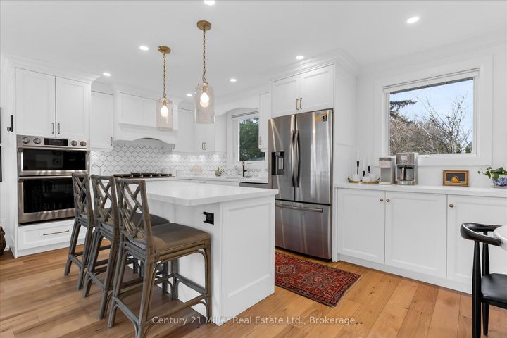 Photo 8 at 194 SOLINGATE Drive, BR Bronte, Oakville