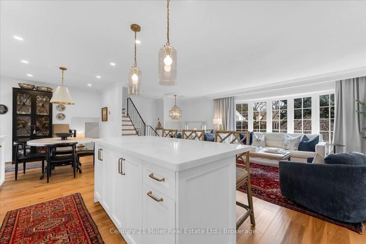 Photo 10 at 194 SOLINGATE Drive, BR Bronte, Oakville